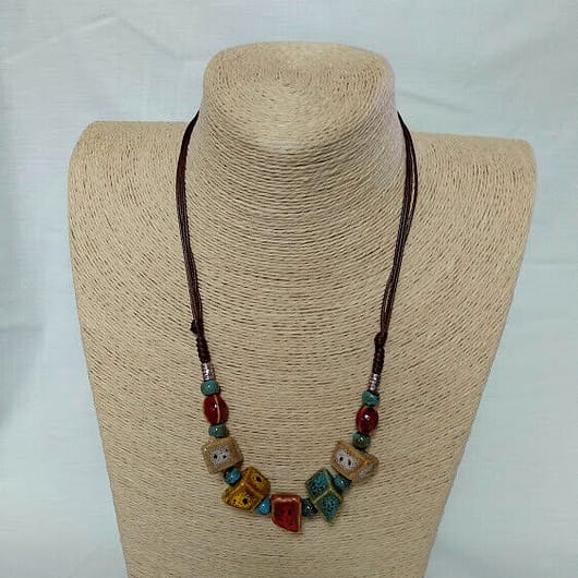 Collar corto étnico mujer combinado de cuentas de ceramica tonos ocres Nuevo