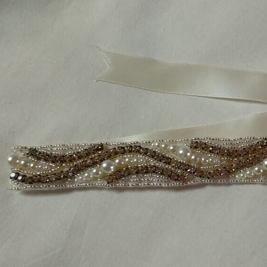 Diadema tiara con cinta similes y perlas Novia Nueva