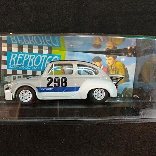 Fiat Abarth marca reprotec color gris escala 1/32 Nuevo a estrenar con caja
