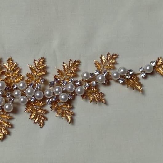 Tocado aderezo tiara dorada con perlas Nuevo