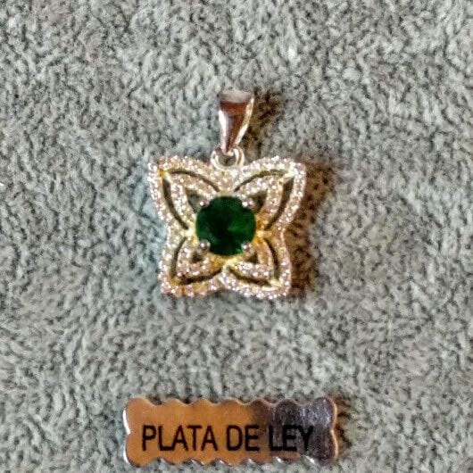 Colgante forma de mariposa piedra verde  en Plata de Ley rodiada 925 Nuevo (106)