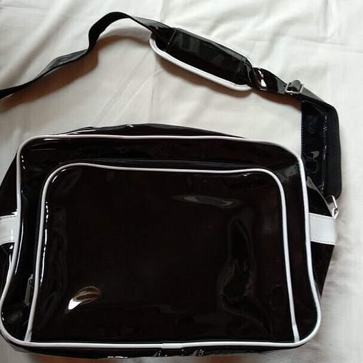 Bolso Bowling Vintage Negro Acharolado marca Sol's Nuevo  (124)