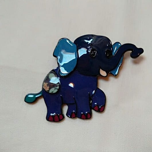 Broche bisutería con forma de elefante esmaltado.Nuevo