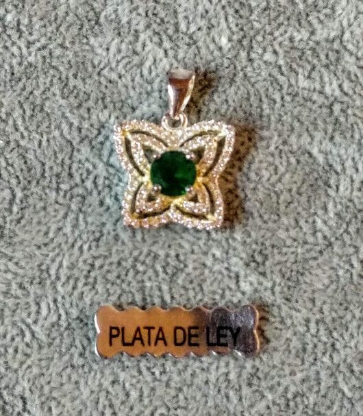 Colgante forma de mariposa piedra verde  en Plata de Ley rodiada 925 Nuevo (106)