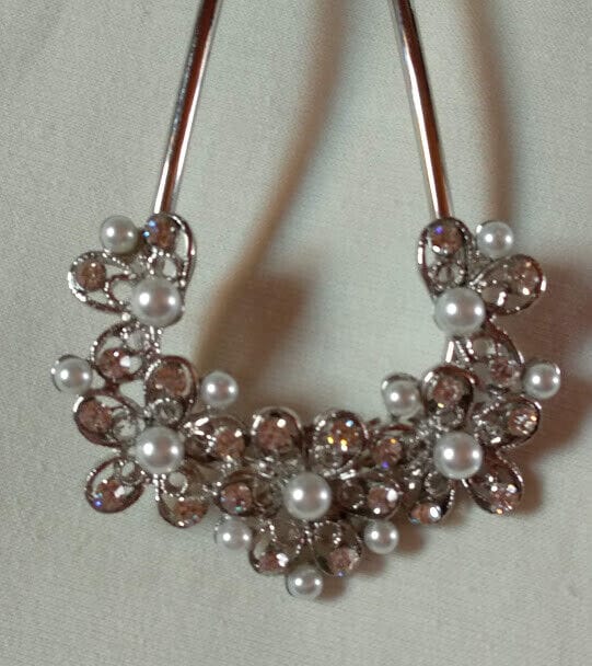 Peineta vintage mujer ceremonia plateada cuajada de perlas Nueva - Imagen 3