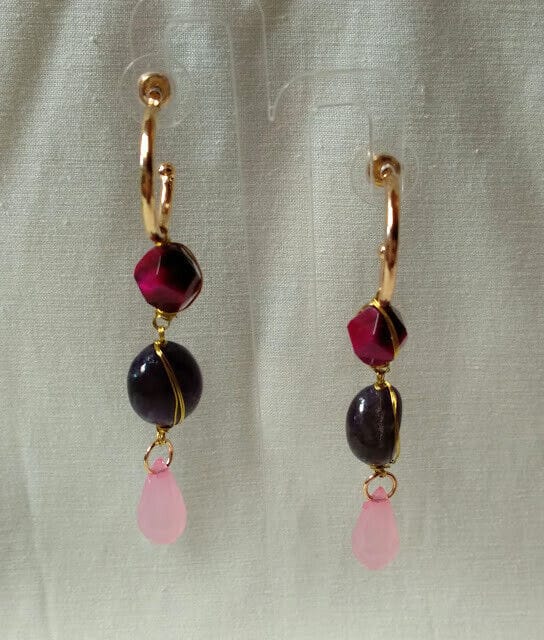 Pendientes bisuteria dorados con 3 piedras nuevo con etiqueta