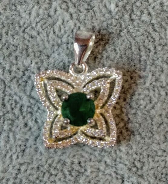 Colgante forma de mariposa piedra verde  en Plata de Ley rodiada 925 Nuevo (106) - Imagen 3