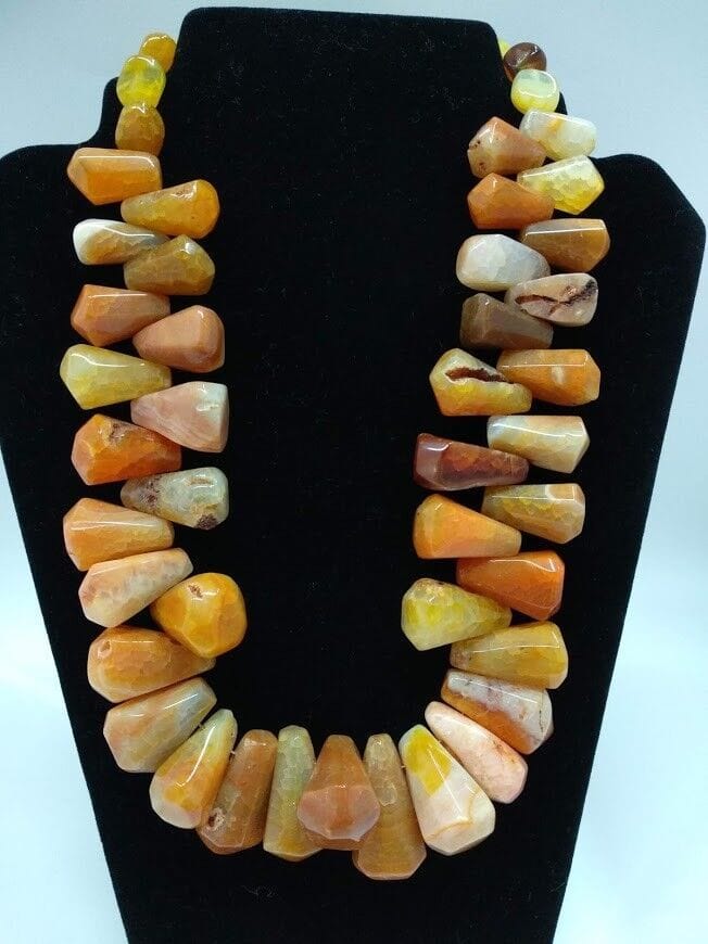 Collar agatas naturales color anaranjadas diferentes tamaño Nuevo con etiquetas.