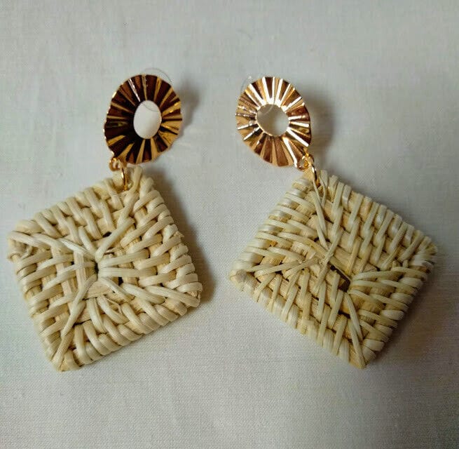 Pendientes de ratan tejido largo mujer modelo cuadrado nuevo con etiquetas - Imagen 3