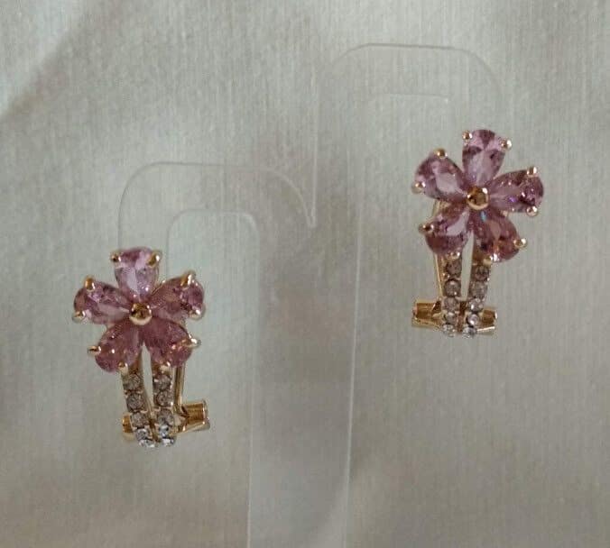 Pendientes mujer bisutería flor cierre omega Nuevos (106) - Imagen 3