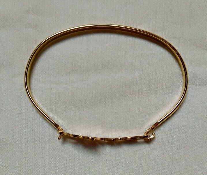Pulsera acero mujer dorada rígida con love y cierre nueva - Imagen 3