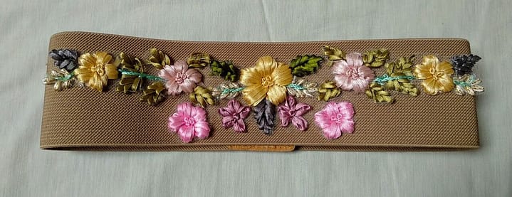 Cinturón elástico mujer con flores bordadas  de raso Nuevo