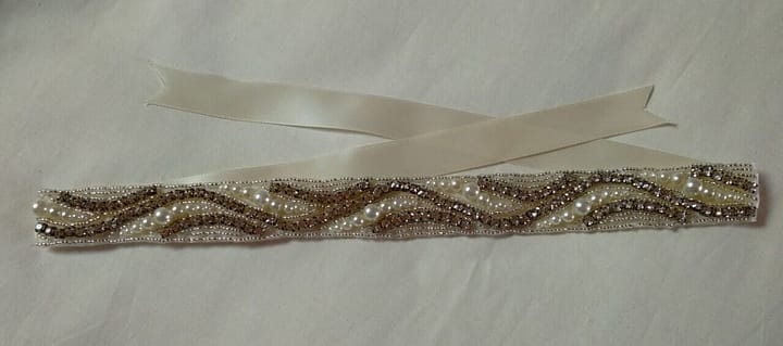 Diadema tiara con cinta similes y perlas Novia Nueva