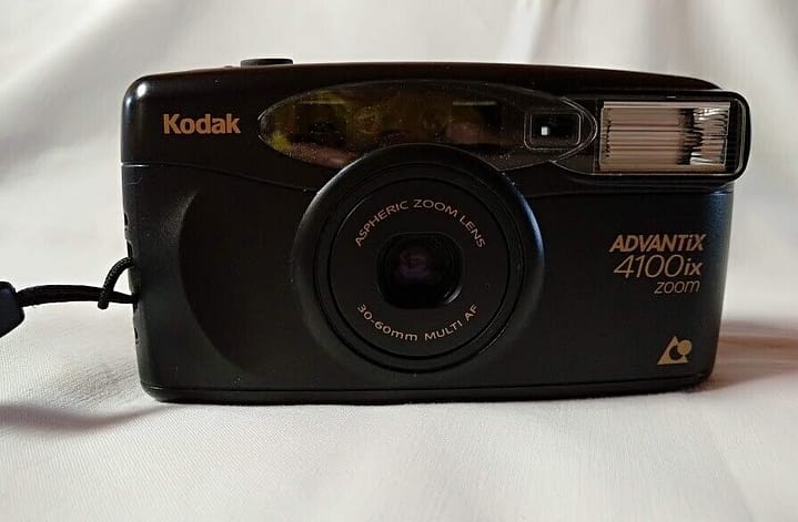 KODAK ADVANTIX 4100 ix zoom Camera en muy buen estado Sin Pila.(145)