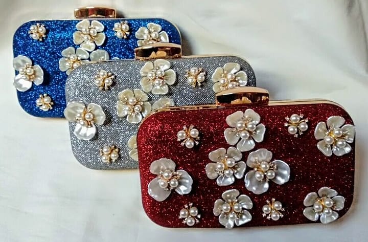 Bolso fiesta,clutch,cartera de mano mujer con cadena con flores Nuevo