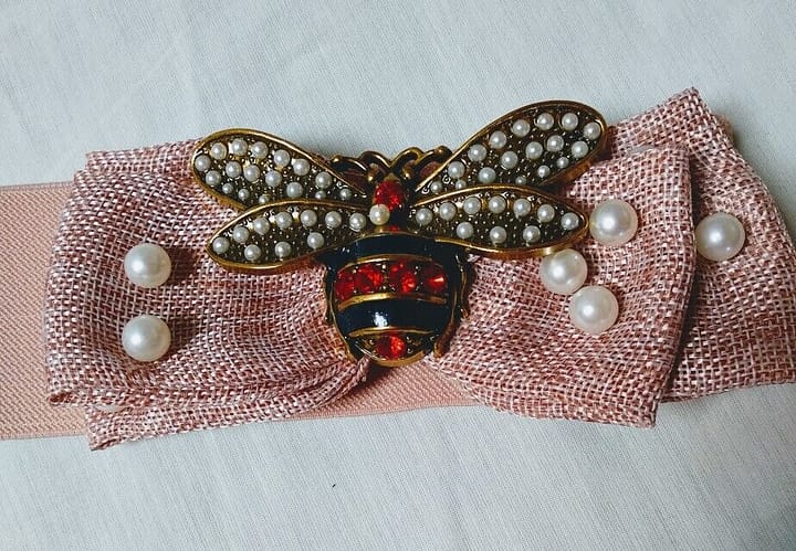 Cinturón mujer elástico con perlas y abeja central color salmón Nuevo - Imagen 3