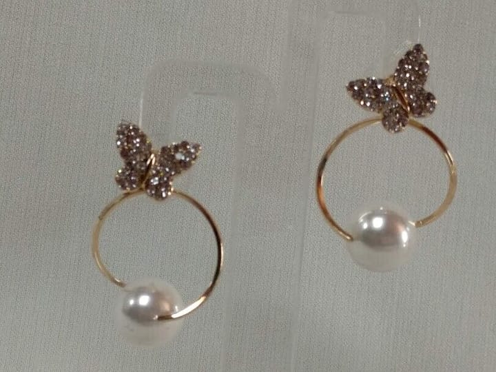 Pendientes mujer fantasía  mariposa y aro con perla Cierre presión  Nuevos (104)