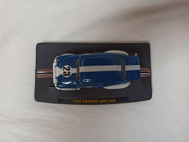 Fiat Abarth 1000 TCR  escala 1/32 Nuevo a estrenar con base pero sin tapa (142) - Imagen 3