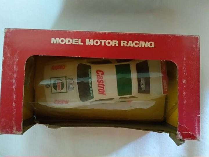 BMW M-3 "Castrol" con luz  REF 8437 1/32 Nuevo con caja - Imagen 3