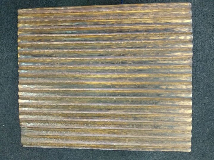 Caja de madera con compartimentos para 12 aceites esenciales