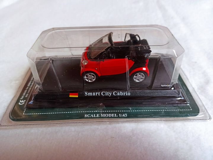 Smart City Cabrío metal escala 1/43 Nuevo y precintado con caja (138)