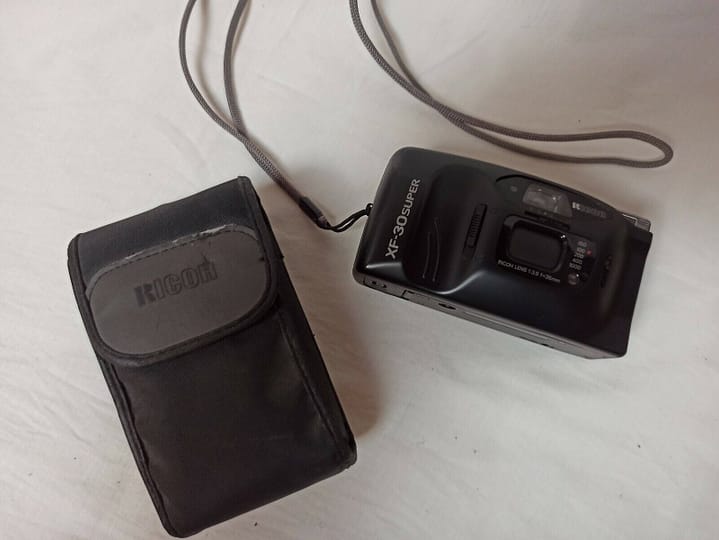RICOH  XF-30 SUPER CAMARA COMPACTA ANALOGICA USADA (144)