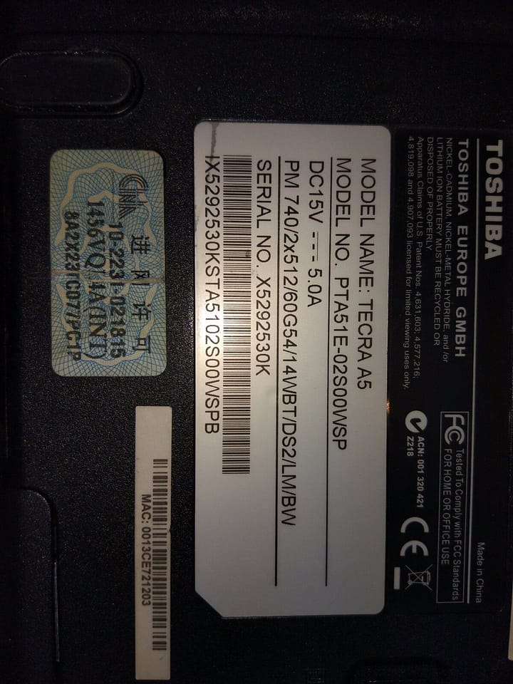 portatil tohiba 14 "SOLO PARA PIEZAS.SIN DISCO DURO,NI MEMORIA.NI UNIDAD DE DVD. - Imagen 3