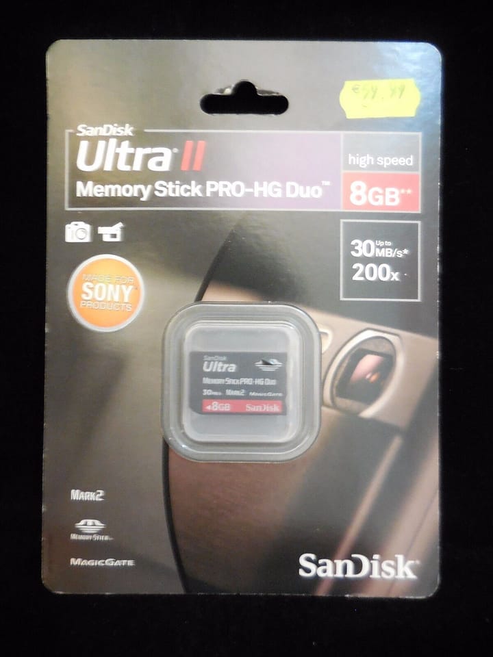Memory Stick Pro -HG-Duo Ultra II  8GB Nueva y Precintada.