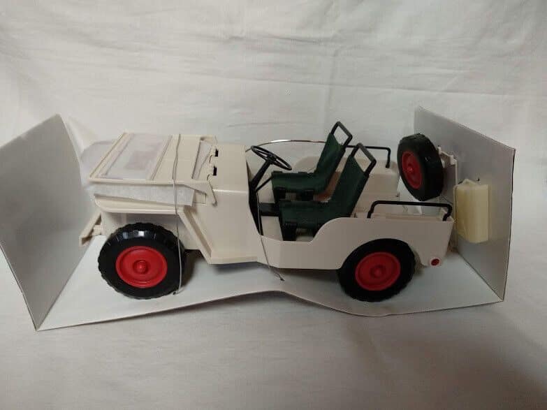 Jeep 4x4 + Remolque 4x4 Madelman sin figuras  Nuevo a estrenar - Imagen 3