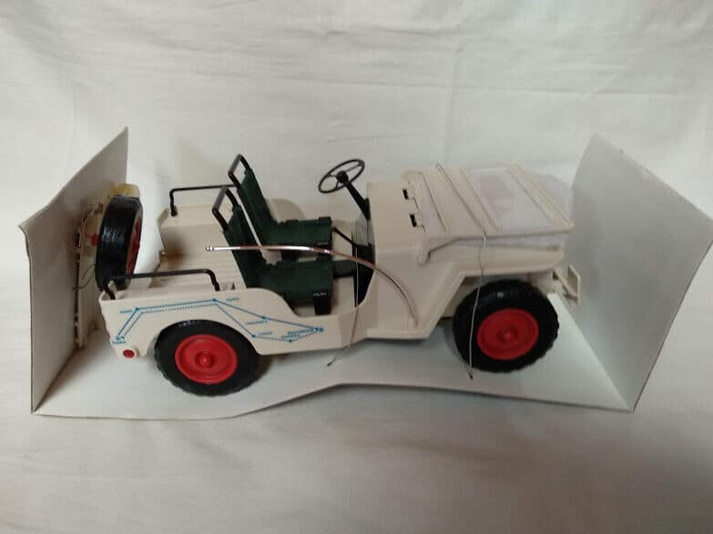 Jeep 4x4 + Remolque 4x4 Madelman sin figuras  Nuevo a estrenar - Imagen 5