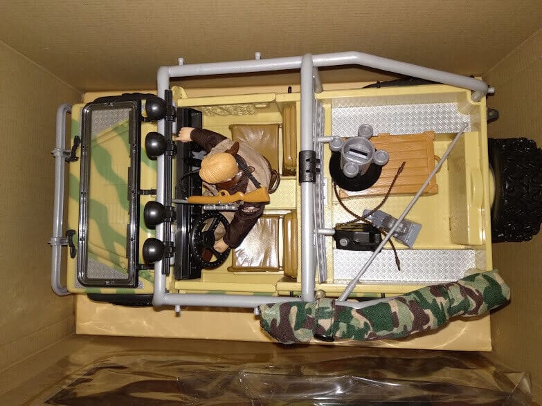 Madelman Jeep Explorador con figura Madelman y 4x4 y accesorios Nuevo a estrenar - Imagen 3