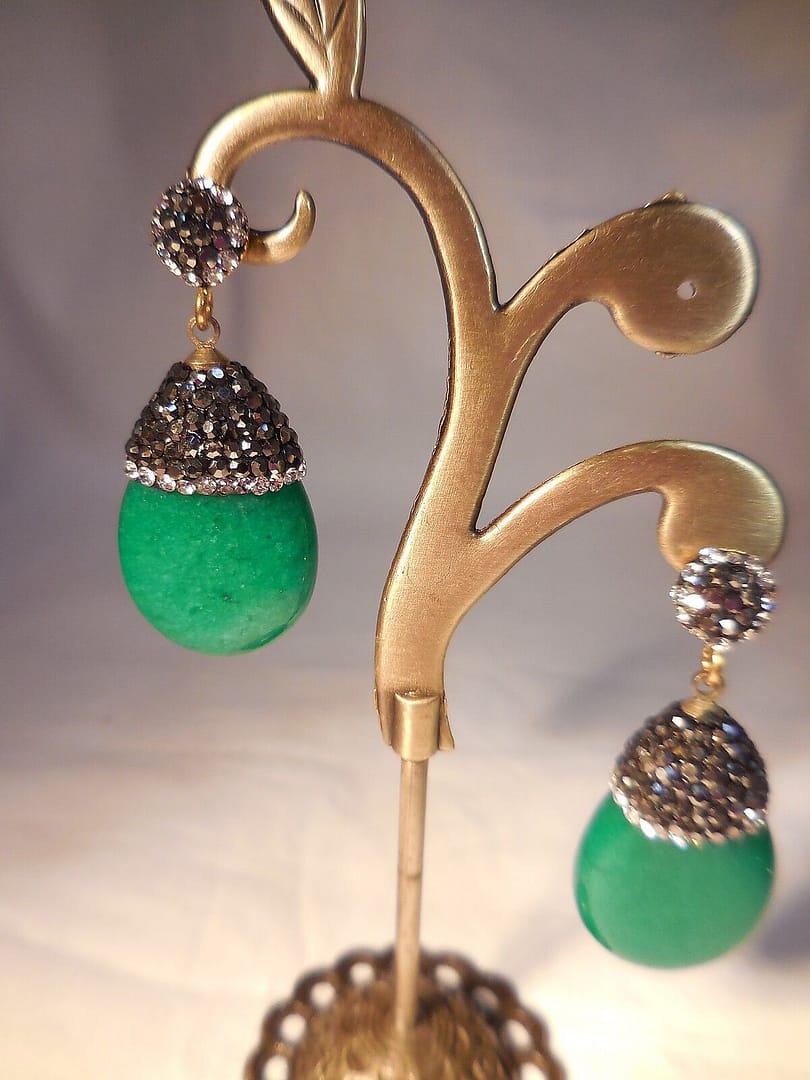 Pendientes piedra natural color verde