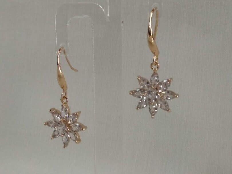 Pendientes mujer fantasía con sistema de gancho  con pedrería  Nuevos (104) - Imagen 4