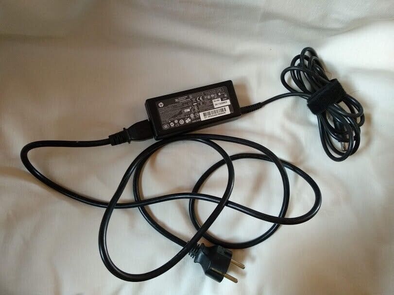 Cargador Adaptador para ordenador  HP 2133 Original COMO NUEVO (124)