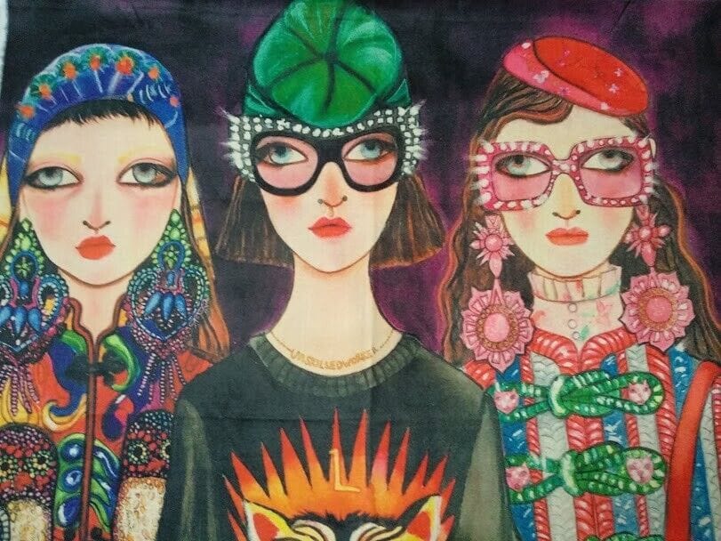 Pasmina Cashmere estampado trio chicasNuevo con etiquetas (105) - Imagen 5