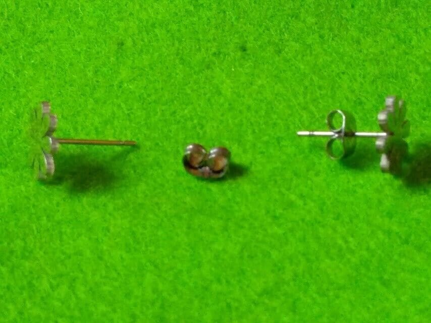 Pendientes acero margarita mujer colección primavera  con presión - Imagen 3